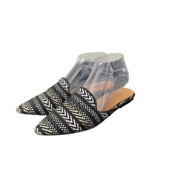Universal Thread Goods Co Black White Slide Aztec Flats Pointed Toe Size 7 - Picture 4 of 12